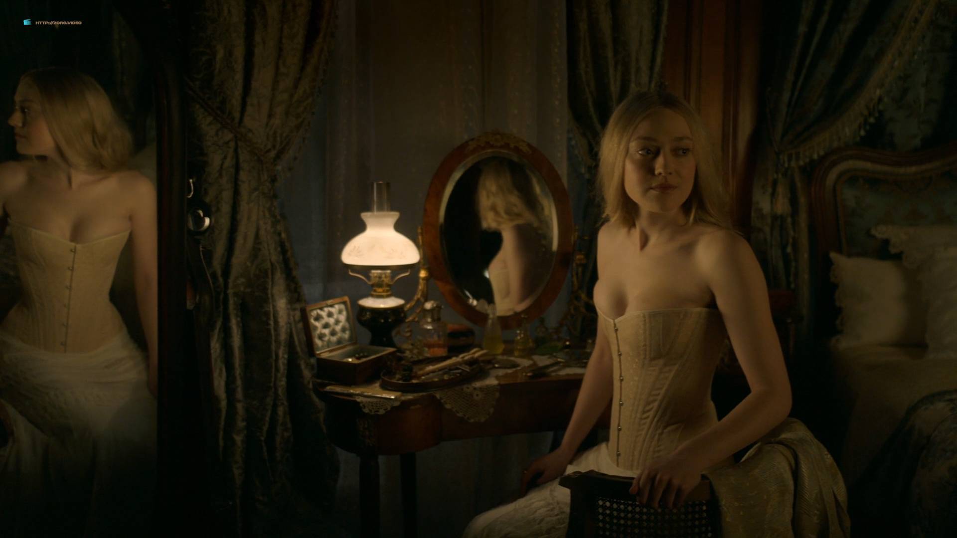 Dakota Fanning Nude Pics